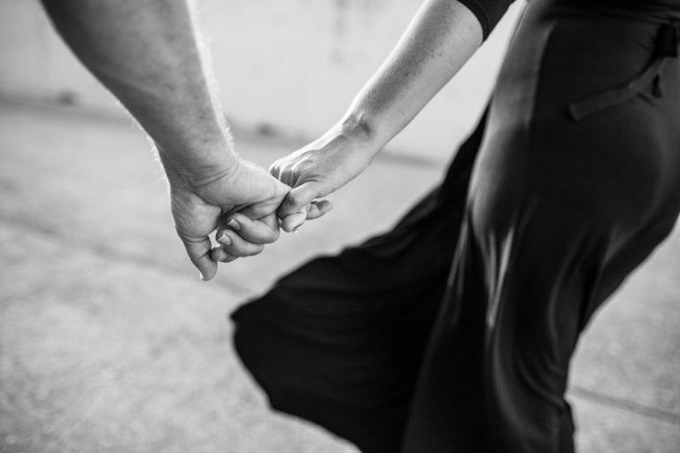 Couple Poses: Step by Step Tips to Capture Connection and Emotion while Posing your Couples