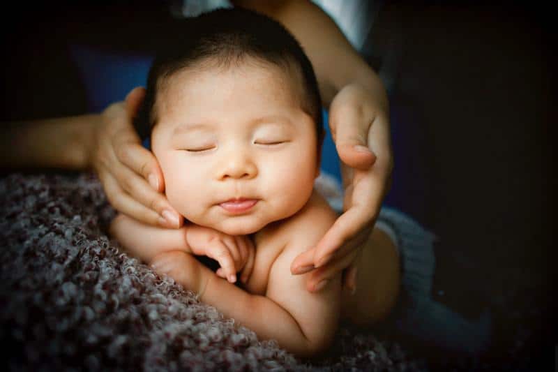 newborn posing safety