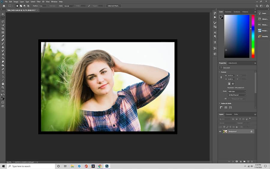 Photos with a solid border in Photoshop